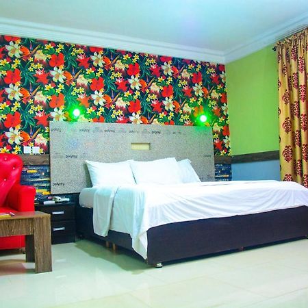 Brighton Hotel And Suites Adegbite Exterior photo