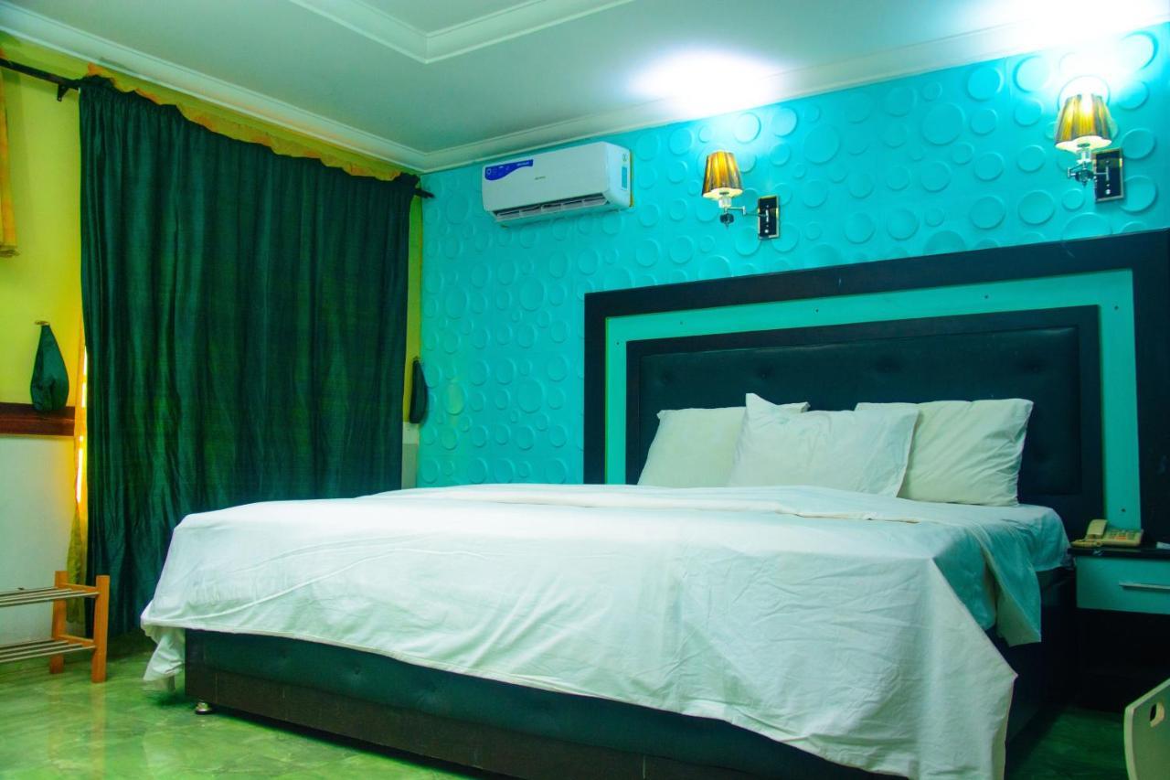 Brighton Hotel And Suites Adegbite Exterior photo