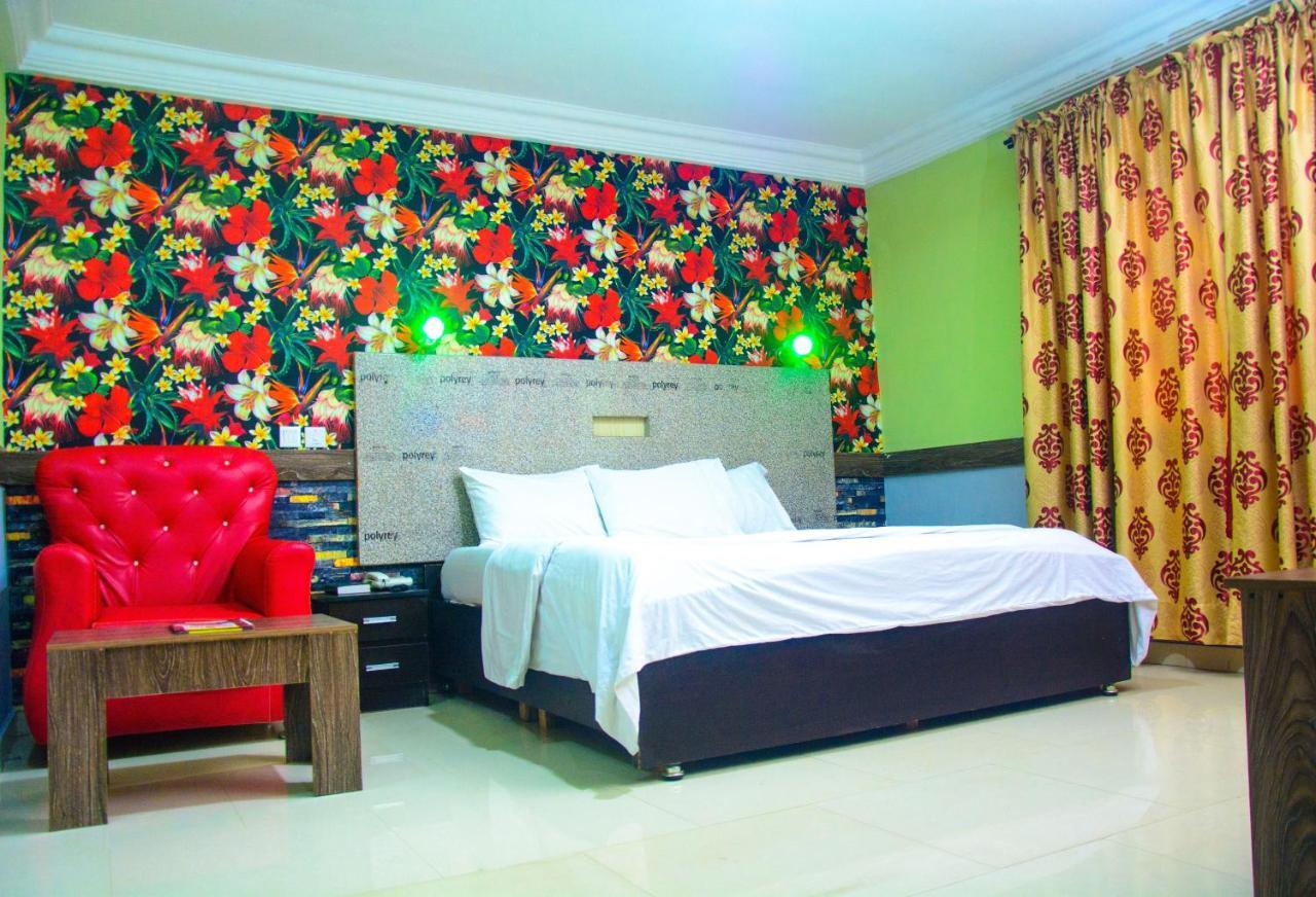 Brighton Hotel And Suites Adegbite Exterior photo