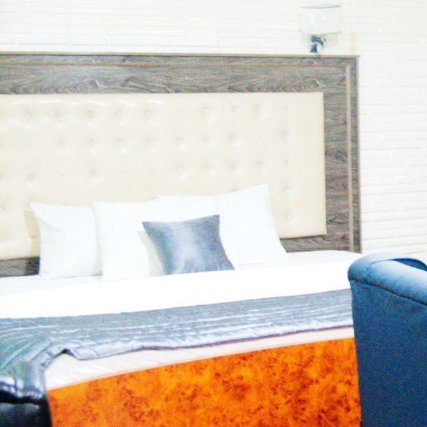 Brighton Hotel And Suites Adegbite Exterior photo